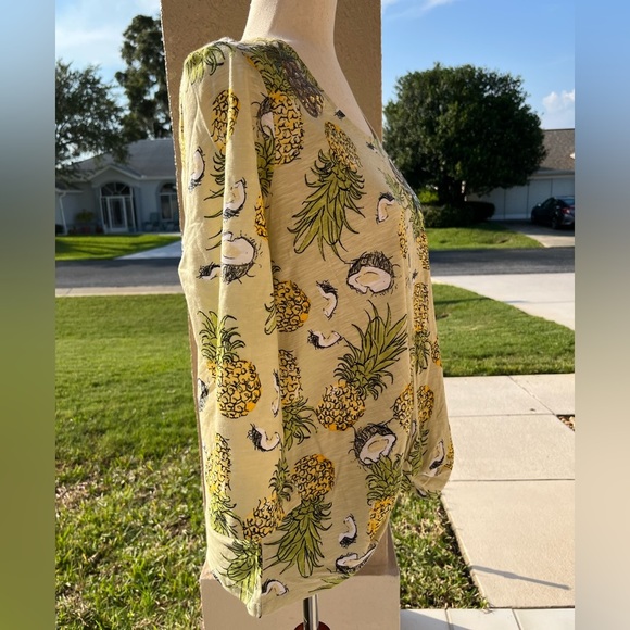 Sequined Pineapple’s & Coconuts Top Twisted at Bottom, NWT - Picture 3 of 8